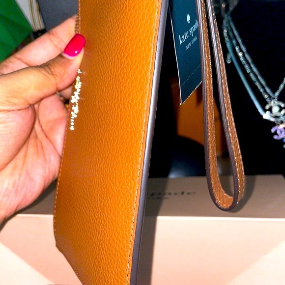 Kate Spade Wristlet Pebbled Leather - Picture 14 of 15